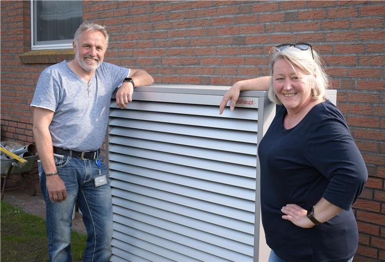 Matthias und Martina Kalmbach sind froh, dass sie sich im Herbst 2021 für eine Wärmepumpe entschieden haben.