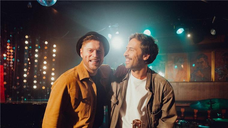 Max Giesinger (r) und Johannes Oerding sind gute Freunde.