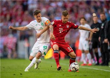 Max Kruse (links) will auch im DFB-Pokal-Halbfinale mit Joshua Kimmich um den Ball kämpfen. 