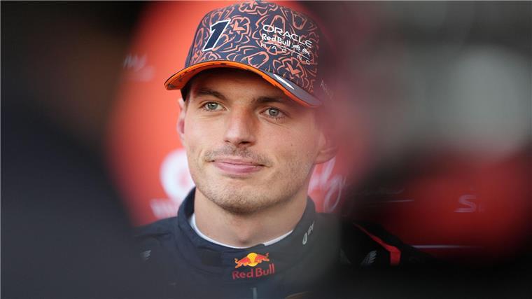 Marko bestätigt: Verstappen auch 2026 im Red-Bull-Rennwagen Max Verstappen fährt auch 2026 für Red Bull.