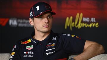 Max Verstappen muss aufpassen: Wenn er flucht, wird er bestraft.