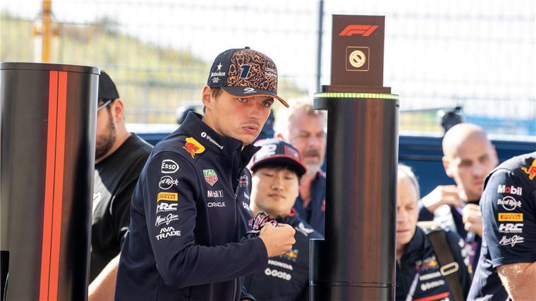 Um die Wette rasen Max Verstappen trainiert für den Grand Prix in den Niederlanden.