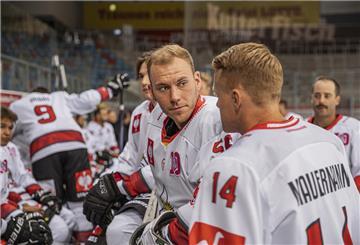 Maximilian Franzreb stand beim Spiel in Odense im Pinguins-Tor.