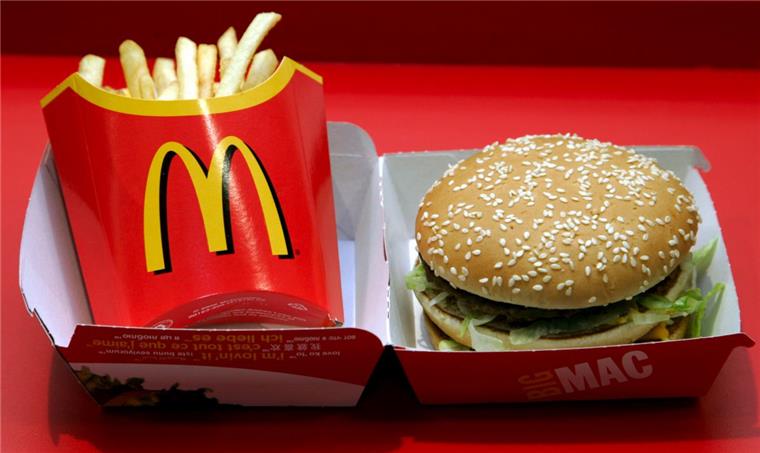 Auch McDonald's will Essen nach Hause liefern lassen McDonald's will ab dem kommenden Jahr in vielen Städten den Heimservice ausbauen.