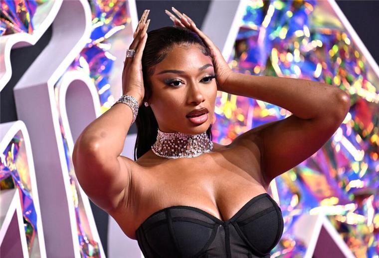 Megan Thee Stallion wird als Gastgeberin auf der Bühne stehen. (Archivbild)