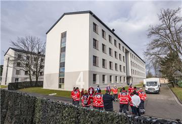 Mehr als 100 Personen müssen jetzt 14 Tage lang in der Südpfalz-Kaserne in Germersheim verbringen.
