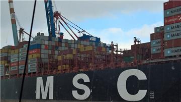 Mehr als 400 umgestürzte Container sind von Bord der "MSC Zoe" geborgen worden. Das Schiff wird voraussichtlich am Dienstag auslaufen.