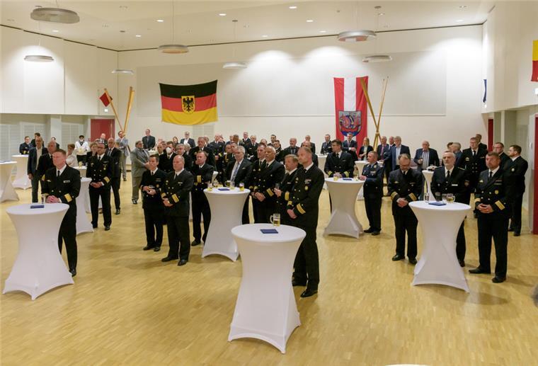 Kommandeur: Der Marine-Standort Bremerhaven ist sicher Mehr als 50 Gäste nahmen am ersten Jahresempfang der Marineoperationsschule nach Ausbruch der Pandemie vor zwei Jahren teil. Foto: Masorat