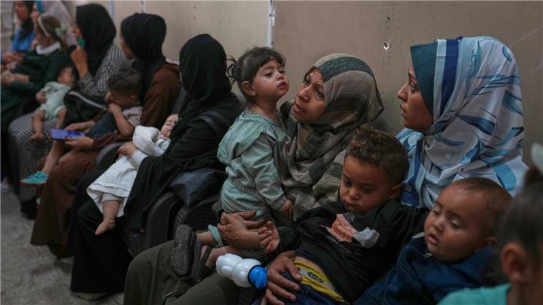 Evangelische Kirchen unterstützen Hilfe für Kinder aus Gaza Mehrere Städte wollen Kinder aus Gaza und Israel aufnehmen - und bekommen dabei nun Unterstützung. (Archivbild)