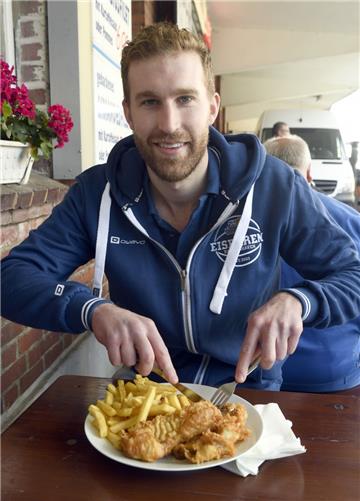 „Mein Lieblingsessen ist Steak, aber Fisch ist definitiv in den Top Five“, sagt Eisbären-Neuzugang Evan Smotrycz. Der Bremerhavener Fischereihafen ist also immer einen Ausflug wert.