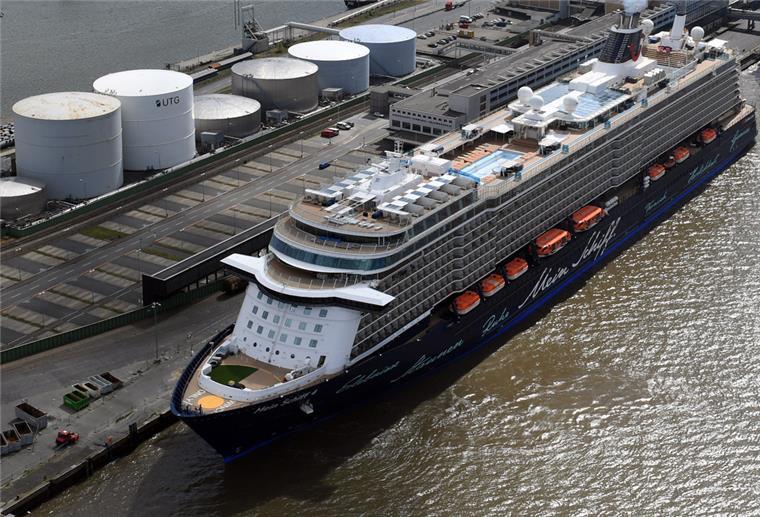 „Mein Schiff 4“ geht von Bremerhaven auf 17-Tage-Reise „Mein Schiff 4“ in Bremerhaven