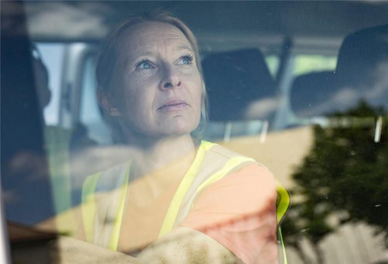 „Pulsschlag Hafen“: Neue Doku-Serie über die Arbeit in norddeutschen Häfen Frau Kranführerin