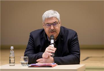 Melf Grantz bei der Stadtteilkonferenz Mitte.