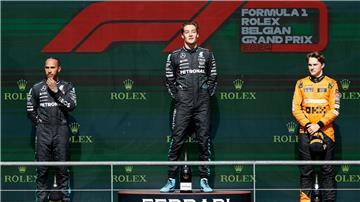 Mercedes feierte erstmals nach 2022 wieder einen Doppelerfolg, doch später wird George Russell (M) der Sieg aberkannt.