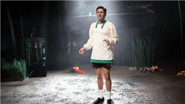 Mesut Özil als Bühnenfigur: Die Geschichte des Fußball-Weltmeisters wird in Bremen als Theaterstück aufgeführt.