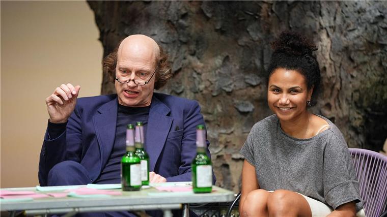 Erfolgsautor Joachim Meyerhoff schreibt über seine Mutter Meyerhoff arbeitet unter anderem an der Berliner Schaubühne, hier im Stück „Die Möwe“ (Archivbild).