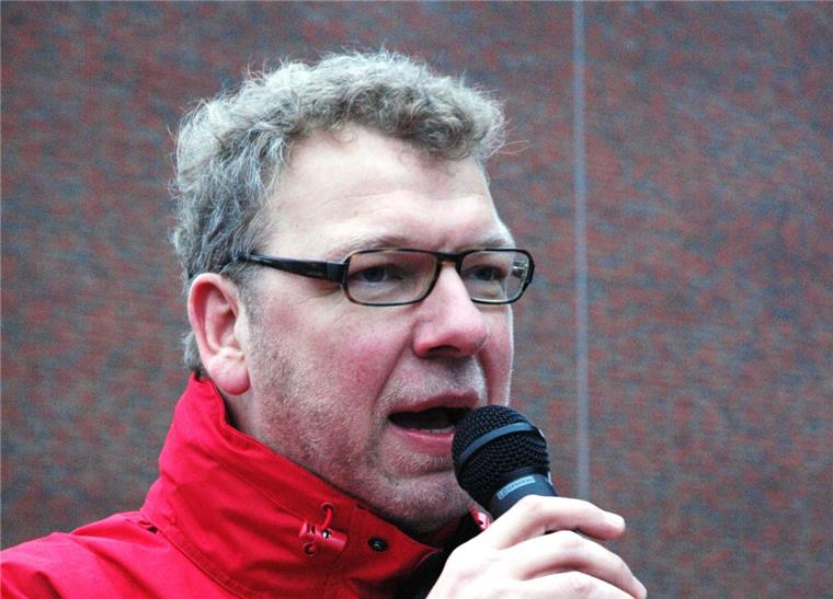 Bei Premium Aerotec geht es nun um die Übernahme der Leiharbeiter Michael Eilers. Betriebsratsvorsitzender von Premium Aerotec in Nordenham