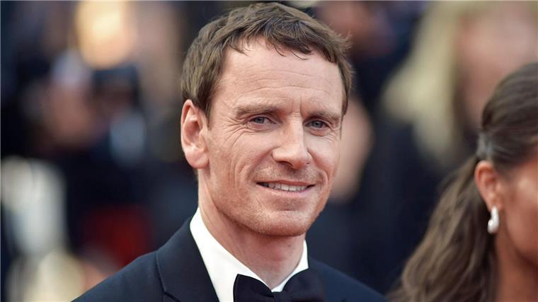 Clooney holt Michael Fassbender vor die Kamera Michael Fassbender wird in der von George Clooney produzierten Spionagethriller-Serie „The Agency“ die Hauptrolle übernehmen.