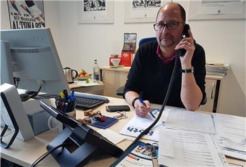 Michael Kähms erlebt als Leiter der Führerscheinstelle zurzeit einen Ansturm. Bis Januar 2022 müssen die ersten 5000 Bremerhavener ihren Führerschein getauscht haben.