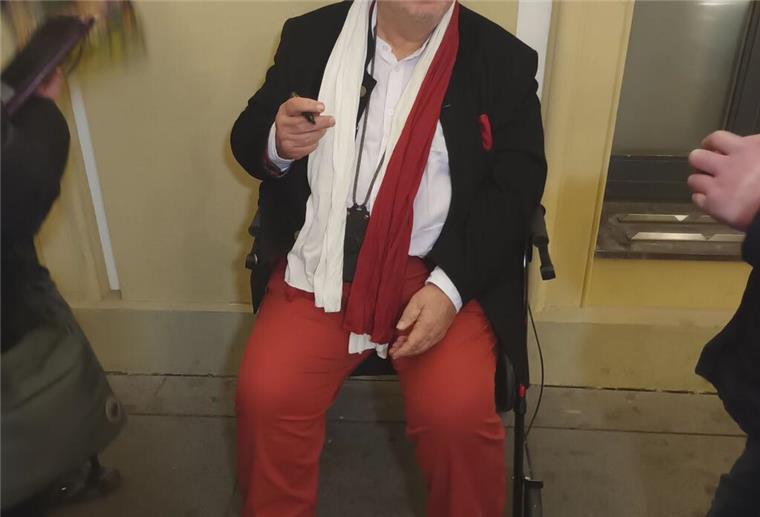 Michael Schanze gab vor der Premiere Autogramme. 