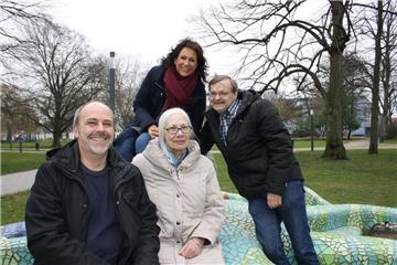 Michael Tietje (links) von der Diakonie unterstützt die Projektgruppe, die aus Simone Hartung (hinten), Gabriele Hagemeister und Holger Nemeyer besteht.