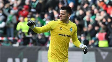 Michael Zetterer wird sein Debüt für Eintracht Frankfurt ausgerechnet gegen seinen Ex-Club Werder Bremen geben.
