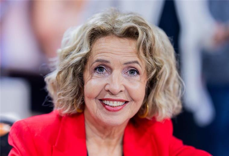 Michaela May sieht in ihrer Branche oft Menschen mit Geldsorgen.