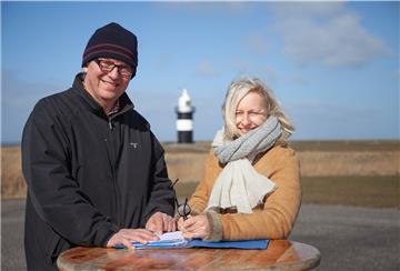 Michaela und John Reinhardt haben Lust auf Neues: Am Kutterhafen von Wremen will das Paar im kommenden Frühjahr ein Strandlokal eröffnen.