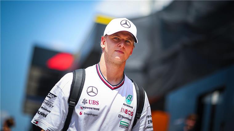 Mick Schumacher: „Plan B muss im Hinterkopf sein“ Mick Schumacher bekommt von einem Argentinier Konkurrenz.