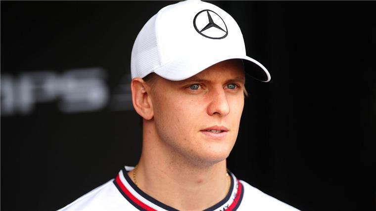 Medien: Schumacher könnte kurzfristig Sargeant ersetzen Mick Schumacher ist vielleicht ein kurzfristiger Kandidat bei Williams.
