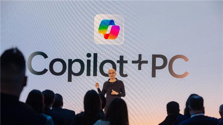 Wie Microsoft den PC mit KI cool machen will Microsoft-Chef Satya Nadella stellt die Vision für eine PC-Architektur vor, die auf den Einsatz Künstlicher Intelligenz ausgerichtet sein soll.