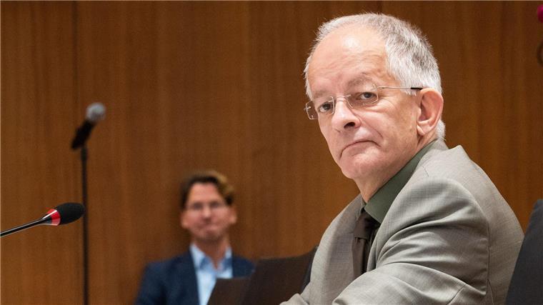 Mielke ist seit 2013 Chef der Staatskanzlei - also seit Beginn der Amtszeit von Ministerpräsident Weil.