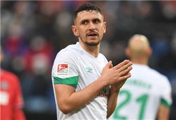 Milos Veljkovic spielt bereits seit sechs Jahren bei Werder Bremen. Auch nach dem Aufstieg in die Bundesliga will er weitermachen.