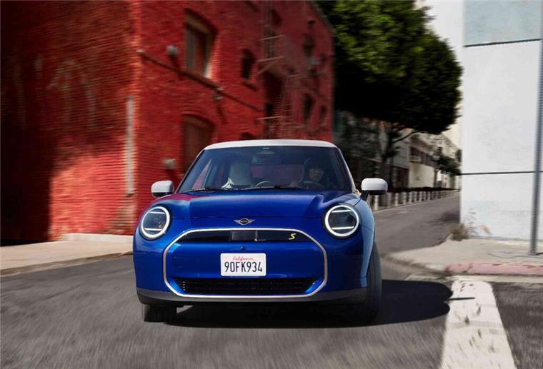 Moderne trifft Ikone: Die neue MINI Family ist da Der MINI COOPER SE