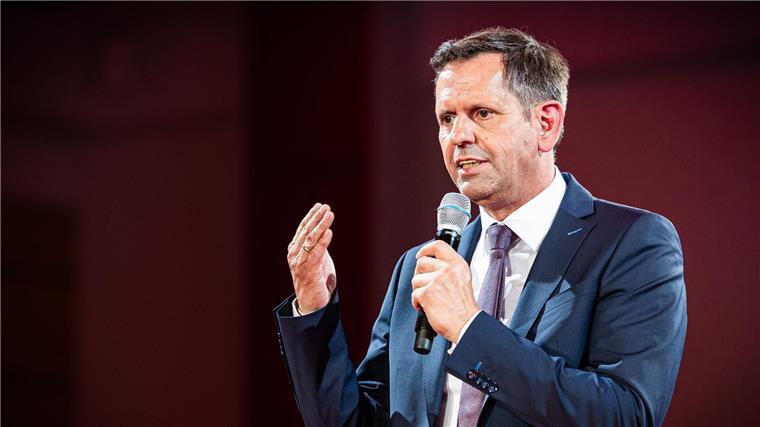 Lies: Wandel als Chance begreifen Ministerpräsident Lies sieht in der Transformation von Wirtschaft und Gesellschaft eine Chance. (Archivbild)