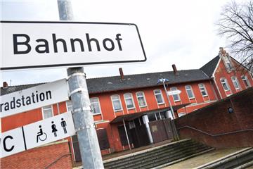„Mir fehlt mittlerweile der Glaube, dass man eine Nutzung hinbekommt“, sagt der Verwaltungschef zur Zukunft des Bahnhofs. Ein Abriss dürfe „kein Tabu mehr sein“.