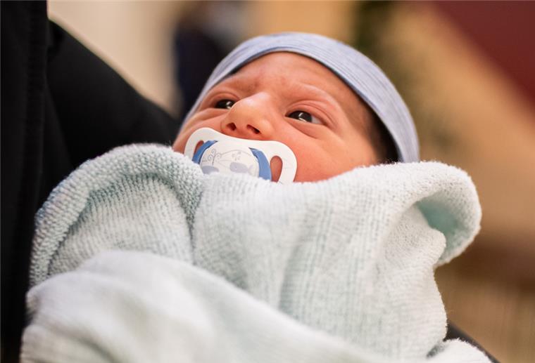 Mirac Batu ist das erste Baby, das Neujahr im Klinikum Reinkenheide geboren wurde.