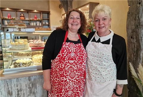 Mirja Schwuchow und Iris Knitt betreiben zusammen das Café Golzwarder Deel.