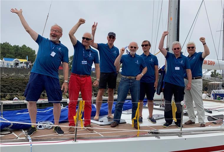 Mission erfüllt: Der Bremerhavener Dirk Lahmann hat den legendären Fastnet Rock umsegelt. Viele andere Boote mussten aufgeben.
