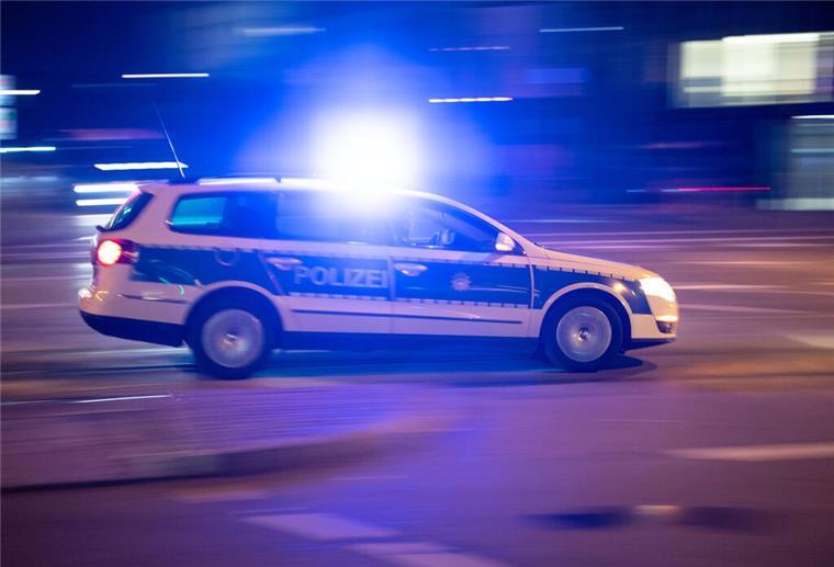Verfolgungsjagd durch Cuxhaven: Motorradfahrer flüchtet vor Polizei Mit 170 km/h ist der Motorradfahrer vor der Polizei geflüchtet. Zeugen sollen sich melden.