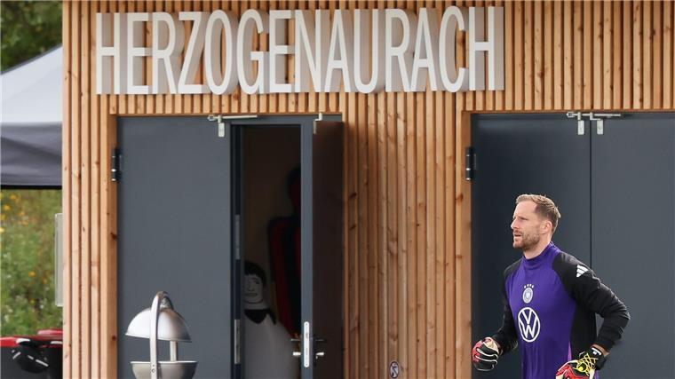 Mit 34 Jahren Debütant: Oliver Baumann bekommt seinen ersten DFB-Einsatz.