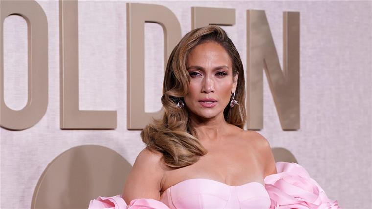 Mit 54 Jahren ist Jennifer Lopez angesagter denn je: Auf Instagram folgen ihr mehr als 250 Millionen Menschen.