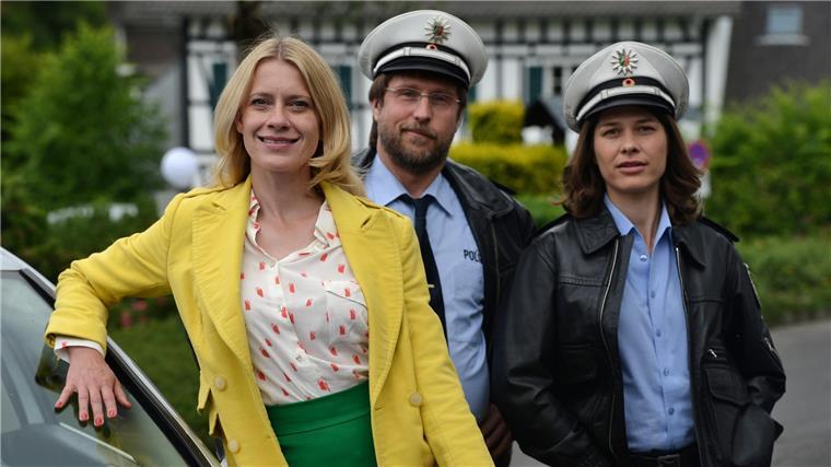 Mit Caroline Peters (links) und Meike Droste spielte Bjarne Mädel in „Mord mit Aussicht“.