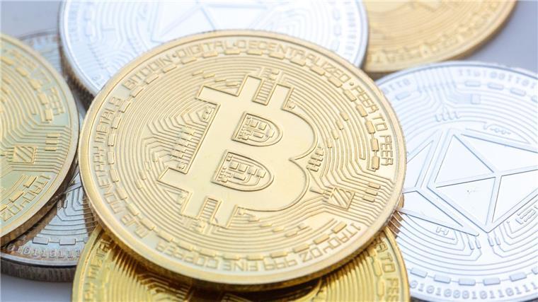 Bitcoin steigt auf den höchsten Stand seit Anfang April Mit dem Anstieg nähert sich der Bitcoin seinem bisherigen Rekordstand von rund 73.800 Dollar an.