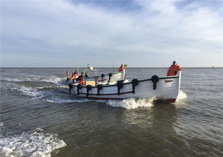 Börteboote fahren von Helgoland nach Berlin Mit dem Börteboot von Helgoland nach Berlin.