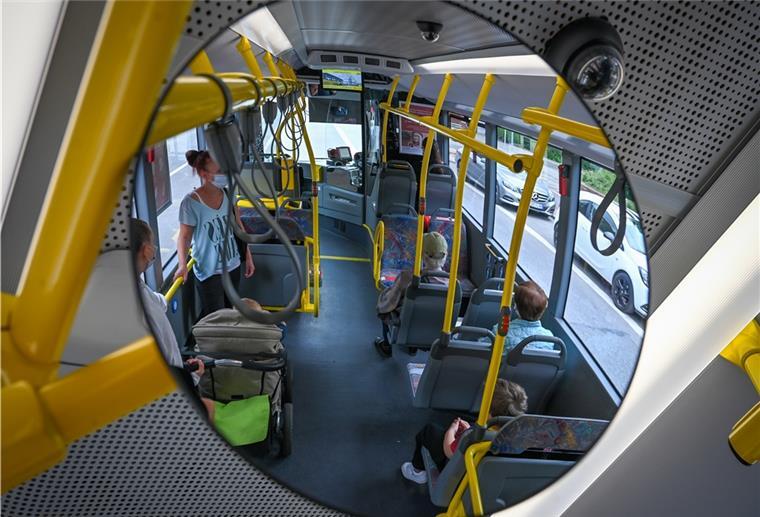Auf dem Land: Jugendliche wünschen sich bessere Verbindungen Mit dem Bus schneller unterwegs sein - nur ein Wunsch von vielen, den die Jugendlichen bei der Serie „Land im Wandel“ geäußert haben.