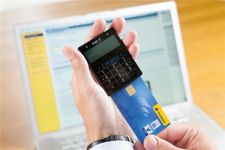 Online-Banking: iTAN wird abgeschafft Mit dem Chip-TAN-Gerät und der Bankkarte wird die Transaktionsnummer direkt erzeugt.