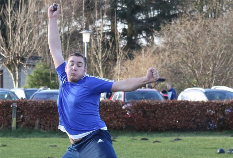 Waddenser Thore Bruns in zwei Disziplinen für Boßel-EM qualifiziert Mit dem Kloot schaffte Thore Bruns vom KBV Waddens die Qualifikation für die kontinentalen Titelkämpfe als Achtplatzierter.