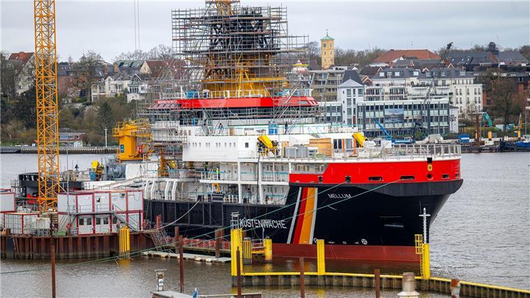 Neue Mehrzweckschiffe für Nord- und Ostsee ab Jahresende Mit den Mehrzweckschiffen sollen künftig Schiffe abgeschleppt, Brände gelöscht, Öl aufgefangen und Verletzte in Nord- und Ostsee geborgen werden.