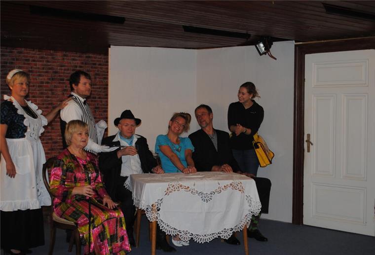 Speeldeel Langendammsmoor speelt „Hochtied to Drütt“ Mit der amüsanten Komödie von Sönke Lusch „Hochtied to drütt“ startet die neue Spielsaison.